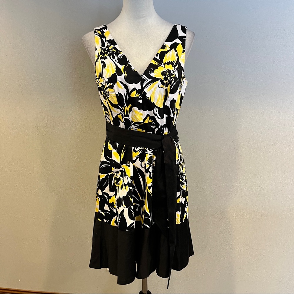 Nine West Yellow and Black Floral v-neck sleeveless Mini‎ Dress